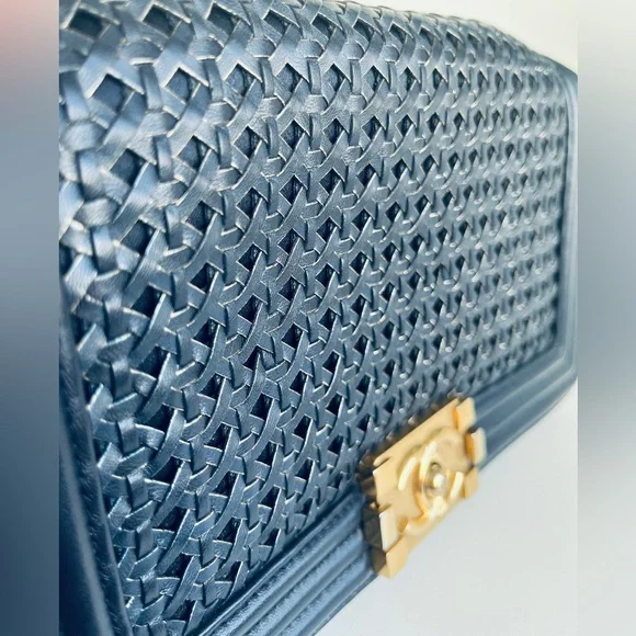 Chanel Navy and Gold woven boy bag with COA and full inclusion - Picture 4 of 15